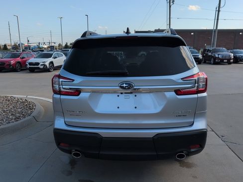 Used 2025 Subaru Ascent Limited image 8