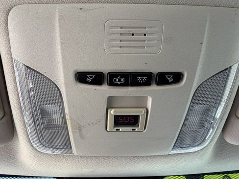 Used 2020 Toyota Corolla LE w/ Carpet Mat Package (TMS) image 29