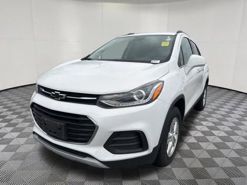Used 2020 Chevrolet Trax LT w/ Driver Confidence Package image 13