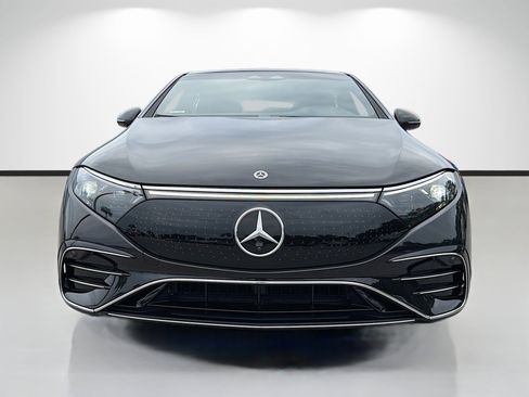 Used 2022 Mercedes-Benz EQS 580 4MATIC Sedan image 8