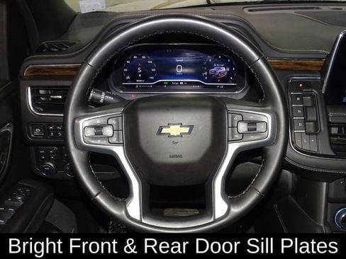 Used 2024 Chevrolet Suburban Premier image 25