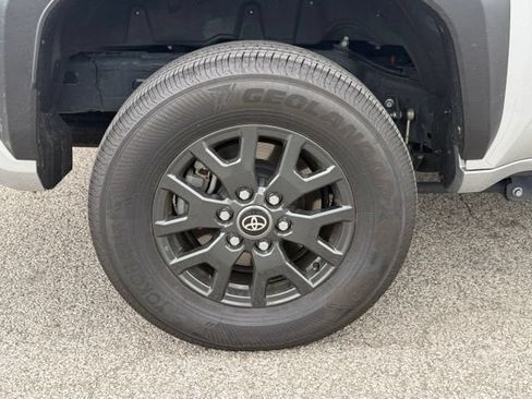 Used 2025 Toyota 4Runner SR5 AWD/4WD image 11