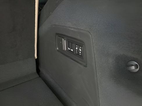 Used 2021 Cadillac Escalade Sport AWD/4WD image 24