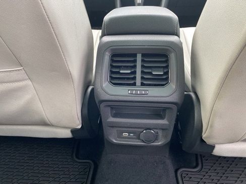 Used 2021 Volkswagen Tiguan SE R-Line image 36