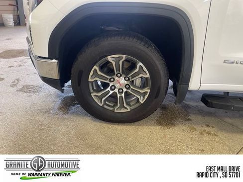 Used 2024 GMC Sierra 1500 SLT AWD/4WD image 28