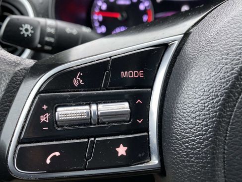 Used 2022 Kia Forte LXS image 16