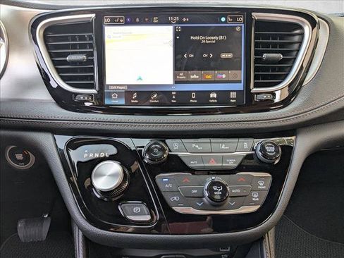 New 2026 Chrysler Pacifica Pinnacle FWD image 12