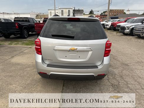 Used 2017 Chevrolet Equinox LT image 4