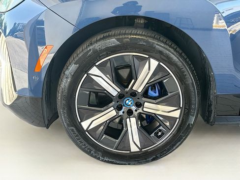 Used 2024 BMW iX xDrive50 w/ Sport Package AWD/4WD image 32