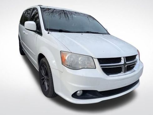 Used 2017 Dodge Grand Caravan SXT image 10