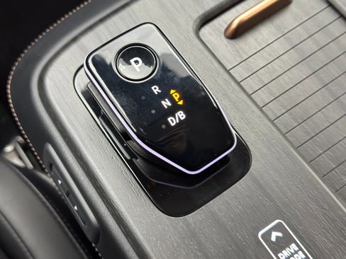 Used 2023 Nissan Ariya Engage image 28