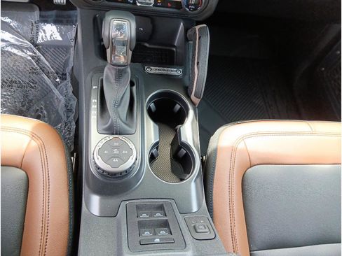 New 2024 Ford Bronco Outer Banks w/ Sasquatch Package image 12