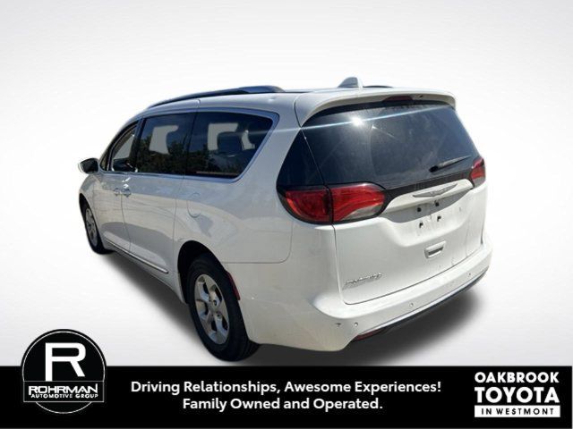 Used 2017 Chrysler Pacifica Touring-L Plus FWD image 4
