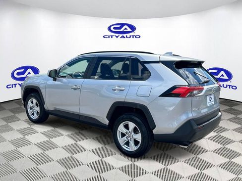 Used 2021 Toyota RAV4 XLE AWD/4WD image 7