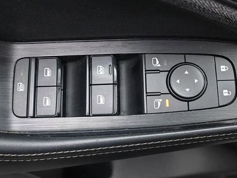 Used 2023 Nissan Rogue SV AWD/4WD image 7