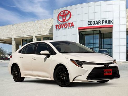 Used 2023 Toyota Corolla LE image 1