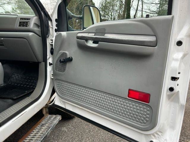 Used 2004 Ford F350 XL AWD/4WD image 32
