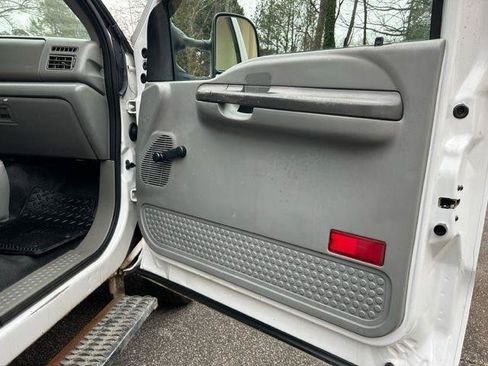 Used 2004 Ford F350 XL AWD/4WD image 32