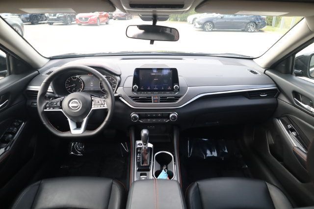 Used 2025 Nissan Altima 2.5 SR AWD/4WD image 10