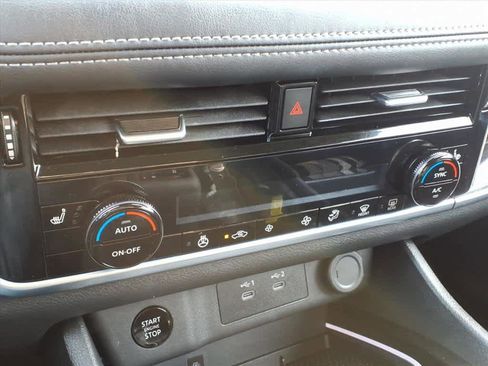 Certified 2024 Nissan Rogue SL image 12