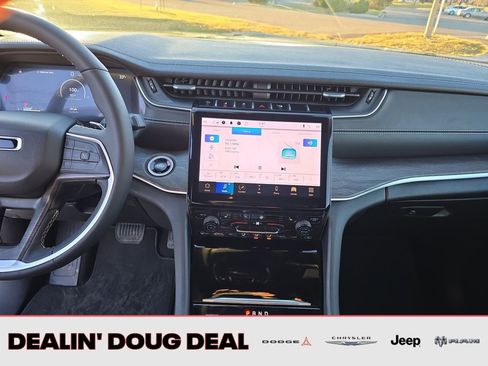 Used 2025 Jeep Grand Cherokee Limited w/ Trailer Tow Package image 18