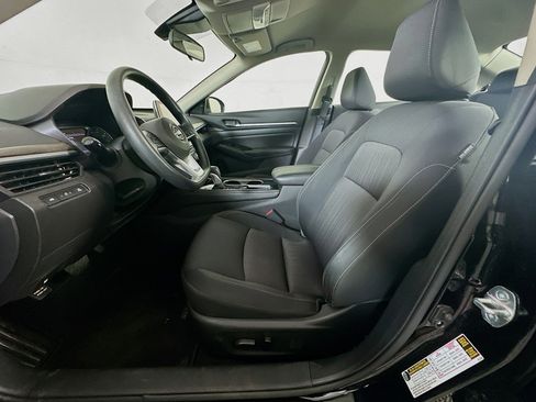 Used 2023 Nissan Altima 2.5 SV FWD image 13