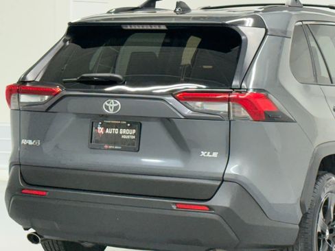 Used 2019 Toyota RAV4 XLE w/ Convenience Package image 14