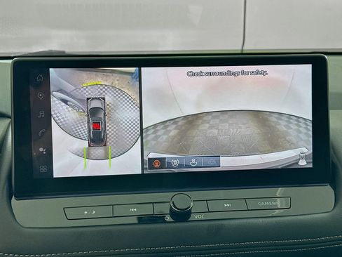 Used 2024 Nissan Rogue SL w/ SL Premium Package FWD image 23