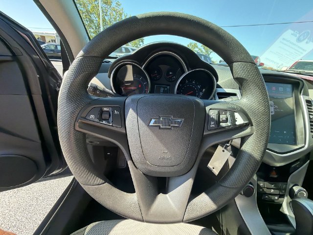 Used 2013 Chevrolet Cruze LS FWD image 28