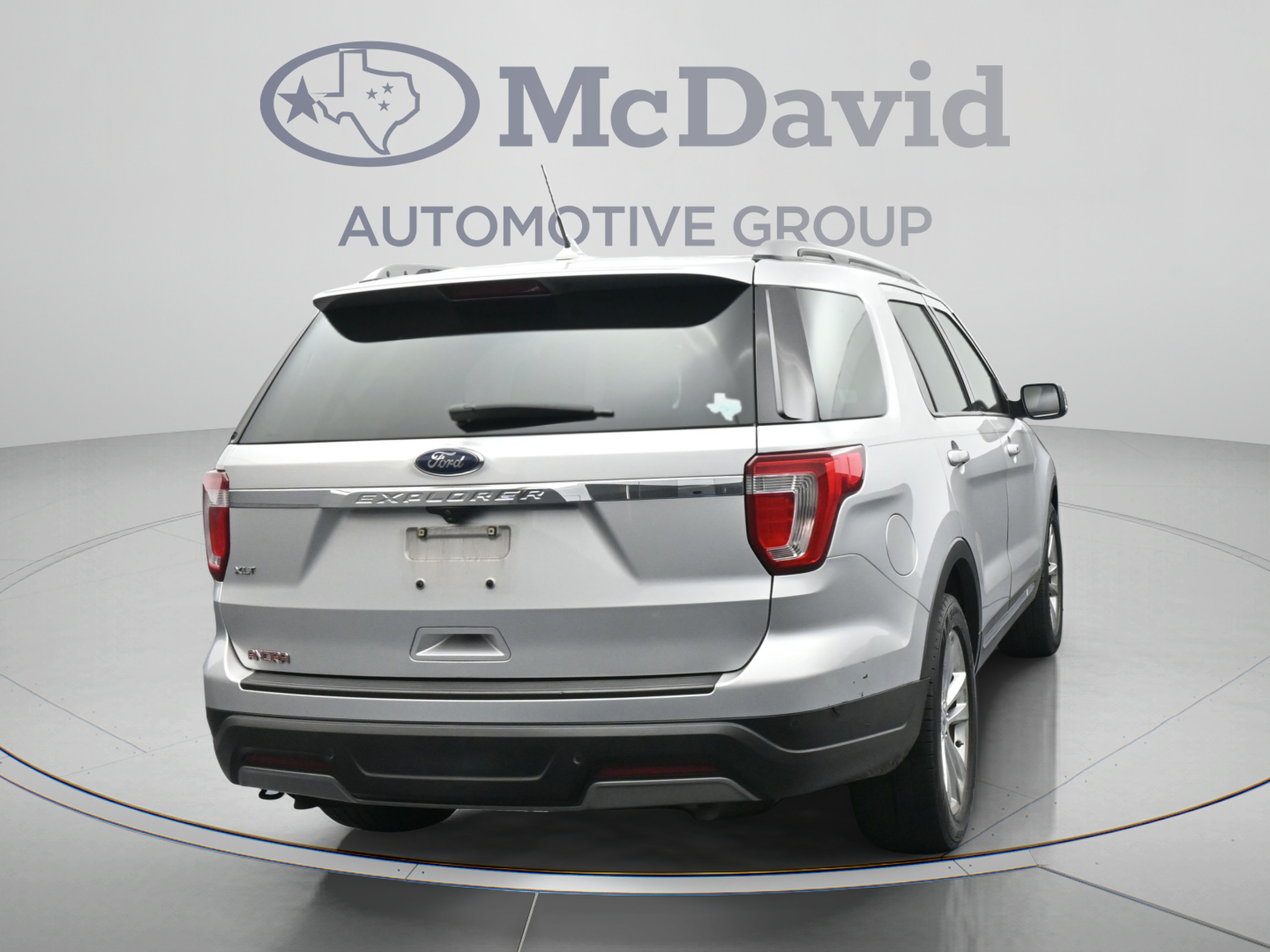 Used 2019 Ford Explorer XLT w/ Equipment Group 202A FWD image 8