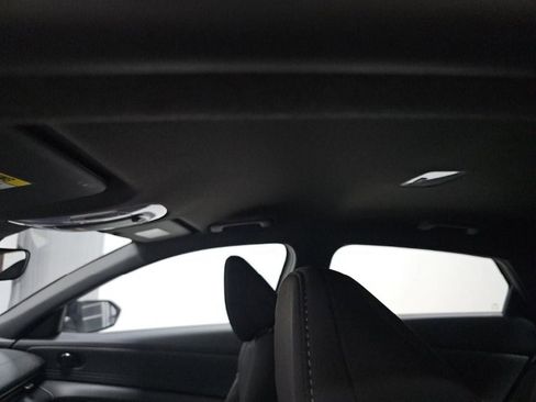 Certified 2025 Hyundai Elantra Sport image 3