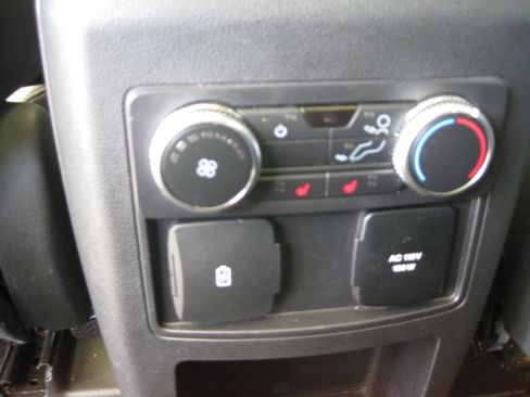 Used 2020 Ford Explorer Limited image 30