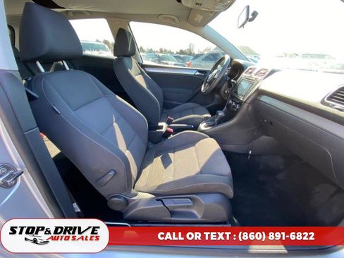 Used 2010 Volkswagen Golf 2-Door FWD image 15