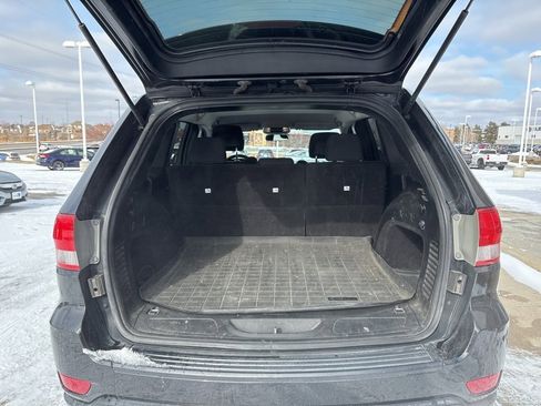 Used 2012 Jeep Grand Cherokee Laredo w/ Laredo E Group image 33