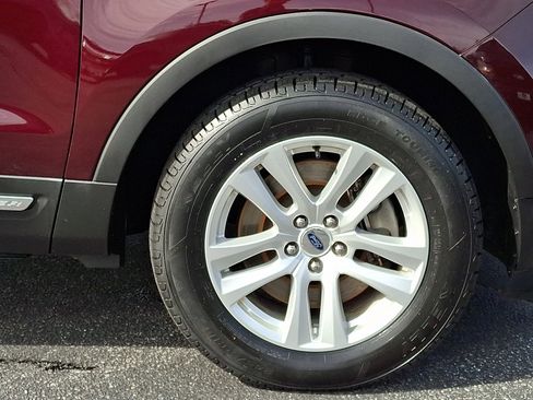 Certified 2018 Ford Explorer XLT w/ Equipment Group 202A AWD/4WD image 8
