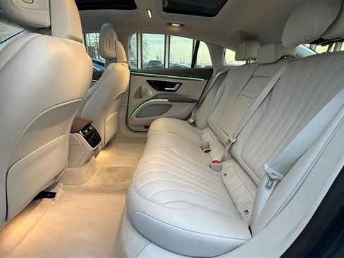 Used 2023 Mercedes-Benz EQS 580 4MATIC Sedan image 15