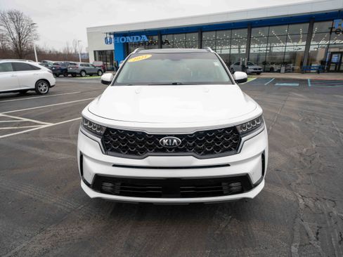 Used 2021 Kia Sorento EX image 2