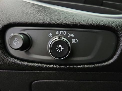 Used 2019 Chevrolet Malibu LT FWD image 18