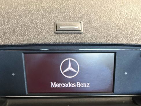 Used 2011 Mercedes-Benz C 300 4MATIC Sedan image 9