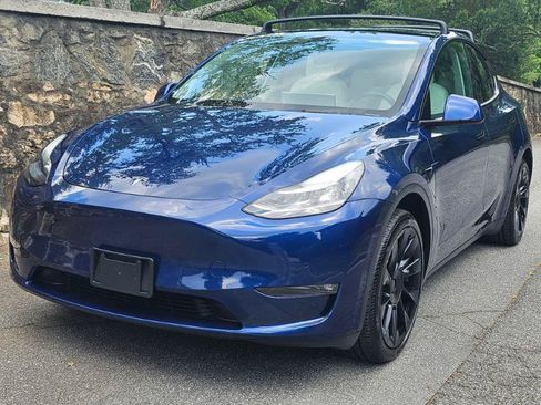 Used 2022 Tesla Model Y Long Range AWD/4WD image 14