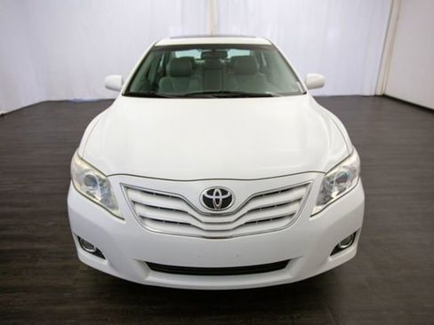 Used 2011 Toyota Camry XLE w/ XLE Extra-Value Pkg #2 image 14