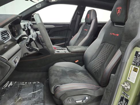 Used 2024 Lamborghini Urus Performante AWD/4WD image 13