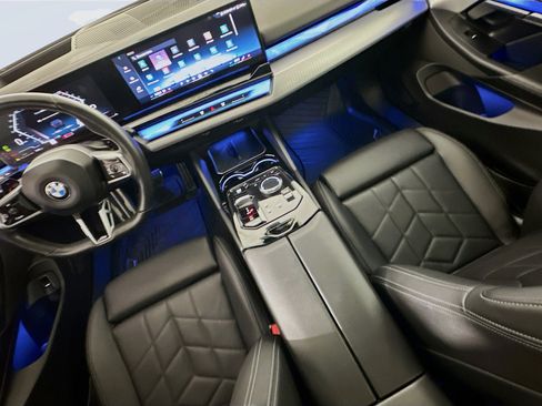 Used 2024 BMW 540i xDrive 540i xDrive Premium M Sport w/ Premium Package image 18