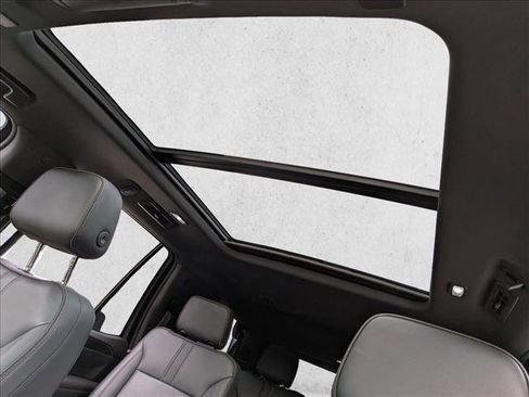 Used 2022 Chevrolet Tahoe RST w/ Luxury Package image 14