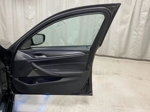 Used 2021 BMW M550i xDrive w/ Executive Package image 23