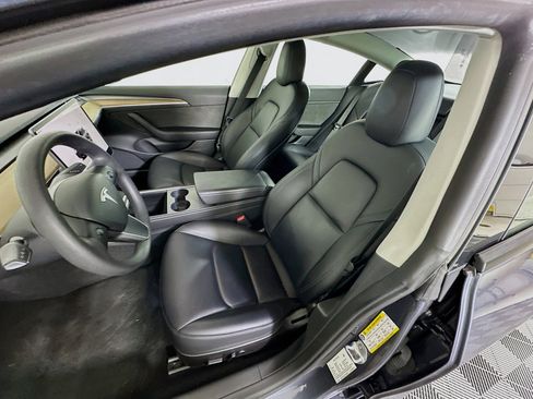 Used 2023 Tesla Model 3 Standard Range image 13
