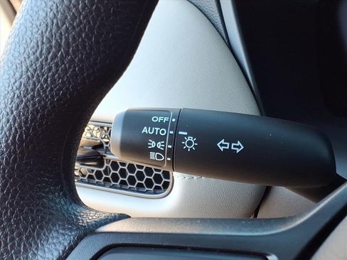 Used 2025 Honda HR-V LX image 15