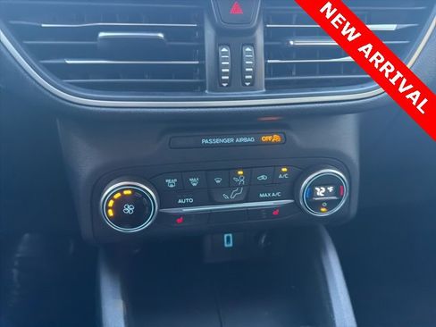 Used 2020 Ford Escape SE image 14