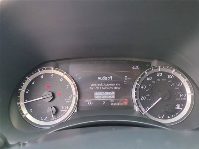 Used 2024 Toyota Highlander XLE FWD image 11