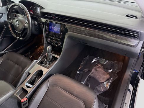 Used 2020 Volkswagen Passat 2.0T R-Line FWD image 30